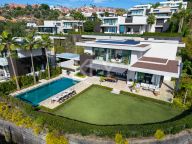 Villa for sale in La Quinta Hills, Benahavis