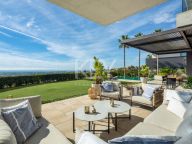 Villa for sale in La Quinta Hills, Benahavis