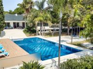 Villa en alquiler en Las Chapas, Marbella Este