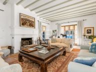 Villa for sale in El Madroñal, Benahavis