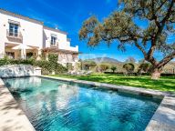 Villa for sale in El Madroñal, Benahavis