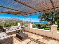 Villa for sale in El Madroñal, Benahavis