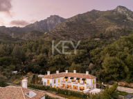 Вилла на продажу в Cascada de Camojan, Золотая Миля