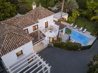 Villa for sale in El Paraiso, Estepona