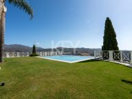 Villa en venta en Los Altos de los Monteros, Marbella Este