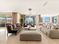 Villa for sale in Los Altos de los Monteros, Marbella East