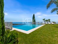 Villa for sale in Los Altos de los Monteros, Marbella East