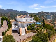 Villa for sale in Los Altos de los Monteros, Marbella East