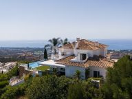 Villa en venta en Los Altos de los Monteros, Marbella Este