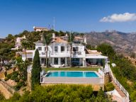 Villa en venta en Los Altos de los Monteros, Marbella Este