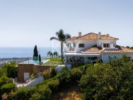 Villa for sale in Los Altos de los Monteros, Marbella East