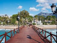 Villa en venta en Los Naranjos, Nueva Andalucia