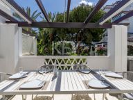 Apartamento en venta en Playas del Duque, Marbella - Puerto Banus