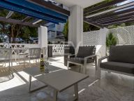 Apartamento en venta en Playas del Duque, Marbella - Puerto Banus