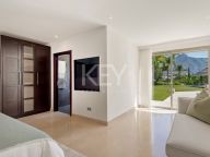 Villa for sale in Las Brisas, Nueva Andalucia