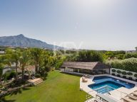 Villa for sale in Las Brisas, Nueva Andalucia