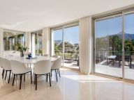 Villa for sale in Las Brisas, Nueva Andalucia