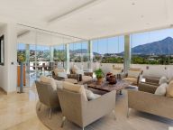 Villa for sale in Las Brisas, Nueva Andalucia