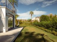 Villa for sale in Los Naranjos Hill Club, Nueva Andalucia