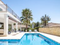 Villa en alquiler en Cascada de Camojan, Marbella Golden Mile