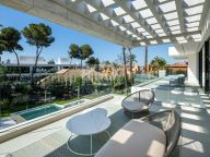 Villa for sale in Atalaya de Rio Verde, Nueva Andalucia