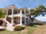 Villa en venta en La Mairena, Marbella Este