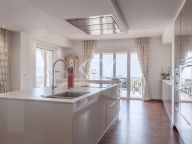 Villa for sale in La Mairena, Marbella East