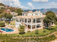 Villa for sale in La Mairena, Marbella East