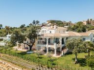 Villa for sale in La Mairena, Marbella East