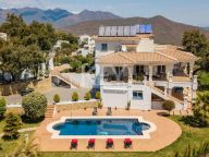 Villa for sale in La Mairena, Marbella East