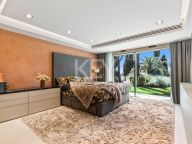Villa for sale in Rio Real, Marbella East