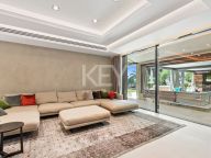Villa for sale in Rio Real, Marbella East
