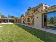 Villa for sale in Marbella East