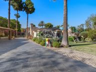 Villa for sale in Rio Real, Marbella East