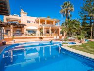 Villa en venta en New Golden Mile, Estepona