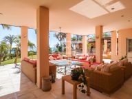 Villa en venta en New Golden Mile, Estepona