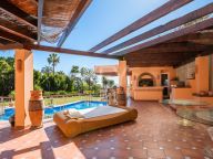 Villa en venta en New Golden Mile, Estepona