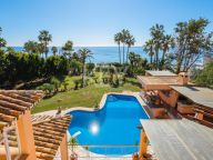 Villa en venta en New Golden Mile, Estepona