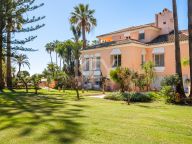 Villa en venta en New Golden Mile, Estepona