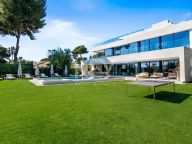 Villa en venta en Los Monteros Playa, Marbella Este