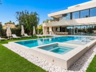 Villa en venta en Los Monteros Playa, Marbella Este