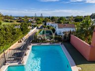 Atico Duplex en venta en Alhambra del Golf, Estepona