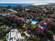 Atico Duplex en venta en Alhambra del Golf, Estepona