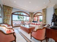 Atico Duplex en venta en Alhambra del Golf, Estepona