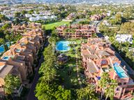 Atico Duplex en venta en Alhambra del Golf, Estepona