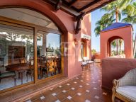 Atico Duplex en venta en Alhambra del Golf, Estepona