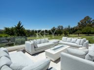 Villa for sale in Nueva Andalucia