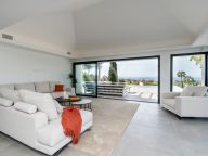 Villa en venta en Elviria, Marbella Este