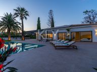 Villa en venta en Elviria, Marbella Este