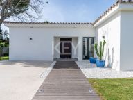 Villa en venta en Elviria, Marbella Este